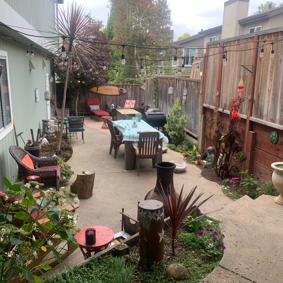 Meet your Posher, Janelle aka bohemiansales - Picture 8 of 15